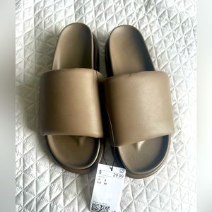H&M women slides / colour taupe/ size 9/40 / never worn : brand new with tag